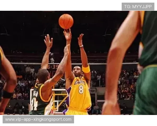 NBA灰熊底角三分稳稳命中：穿上骏跃KX底角系列篮球鞋，感受每一次底线之上的自信